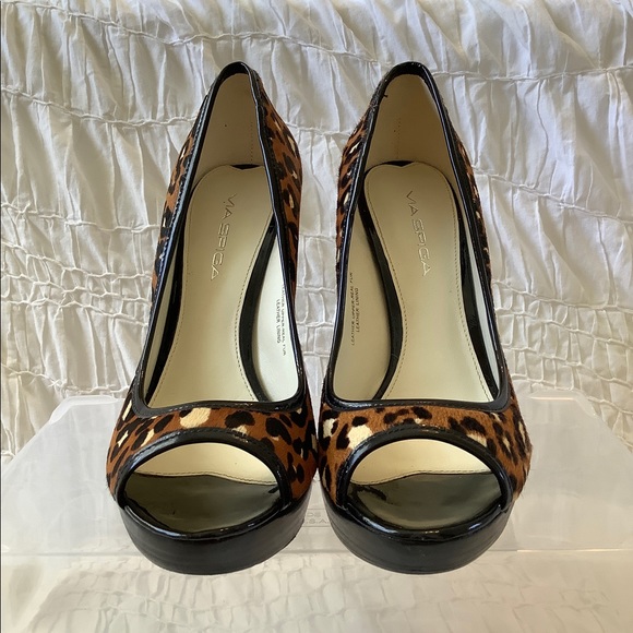 Vía Spiga Leopard Pumps - Picture 4 of 8